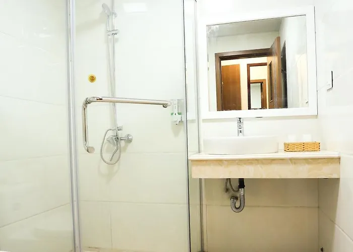 Khách sạn Diamond Hạ Long